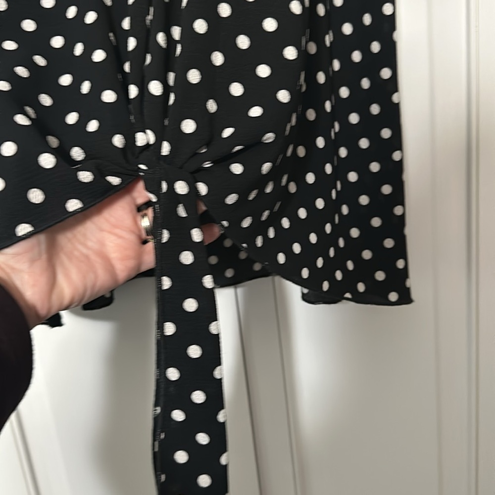 Women’s polka dot tunic top size medium - Picture 4 of 7
